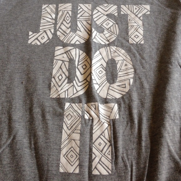 Nike top - Picture 2 of 2