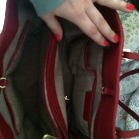 Michael Kors Multifunction Jet Set - Picture 3 of 3