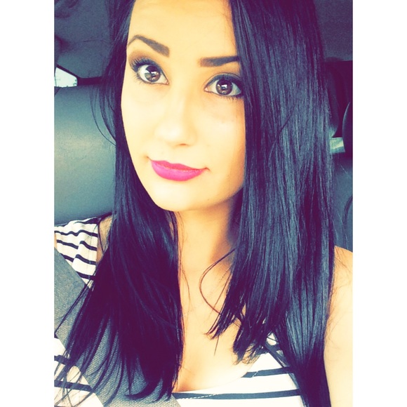 Meet your Posher, Danielle - Picture 1 of 1