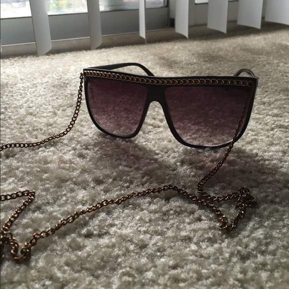 Chain sunglasses