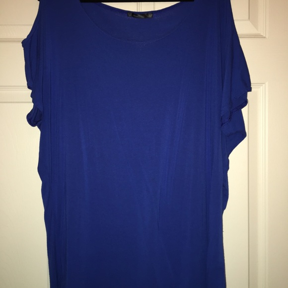 🔺Blue Top🔺 - Picture 2 of 4