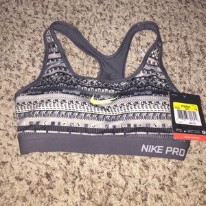 Nike pro sports bra NWT