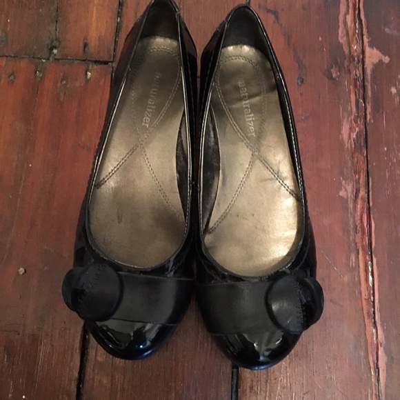 Comfy ballet flats with small heel