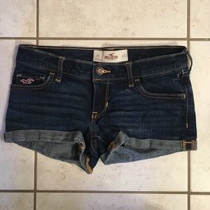 Hollister Shorts & PINK Cropped Leggings