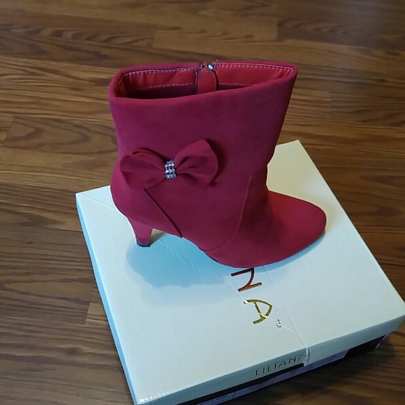 Liliana Shoes - Price Drop****Cute Ankle Suede Boots*** EUC***