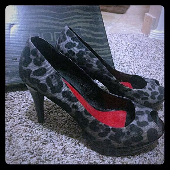 Moda Spana peep toe pumps