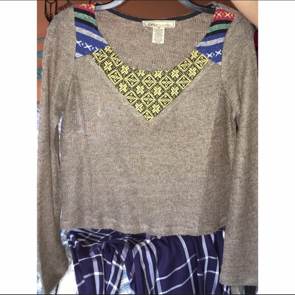 Cropped Long Sleeve Sweater Top