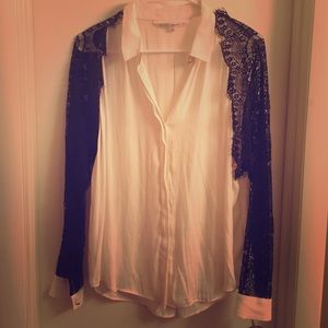 Stunning Rachel Roy Ivory Button Front Blouse!