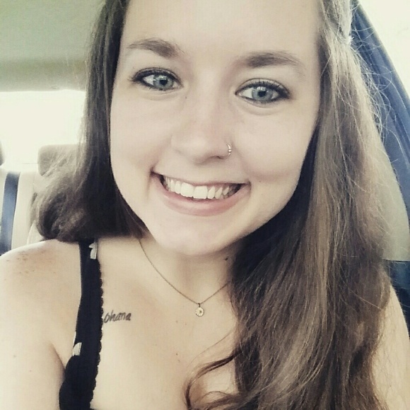 Meet your Posher, Brittany - Picture 2 of 3