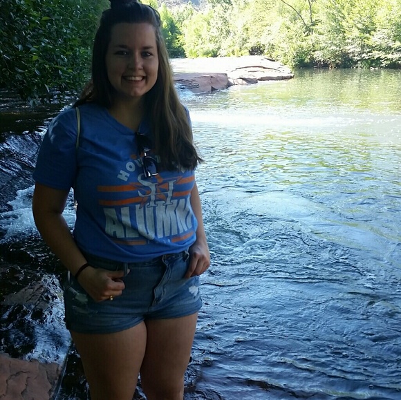 Meet your Posher, Brittany - Picture 3 of 3