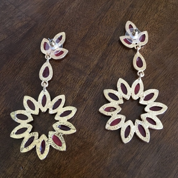 Amrita Singh Coral and Gold Large Drop Earrings - Picture 2 of 3