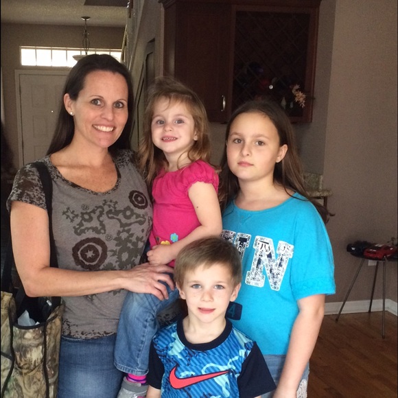 Meet your Posher, Melissa - Picture 1 of 1