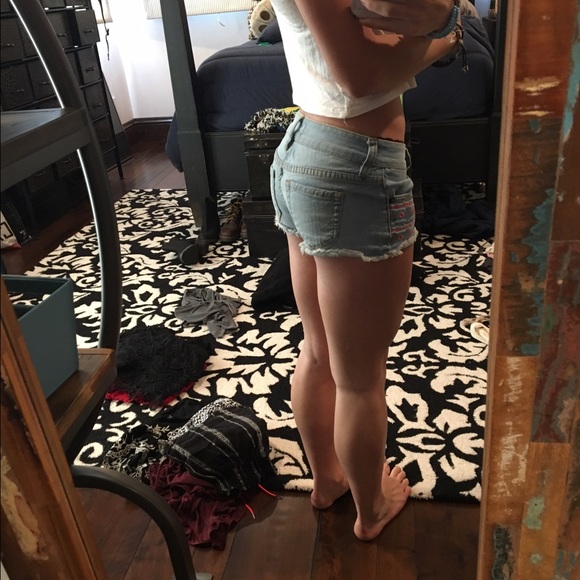 Tribal pattern shorts - Picture 3 of 3