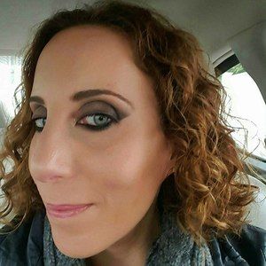 Meet your Posher, Laurie