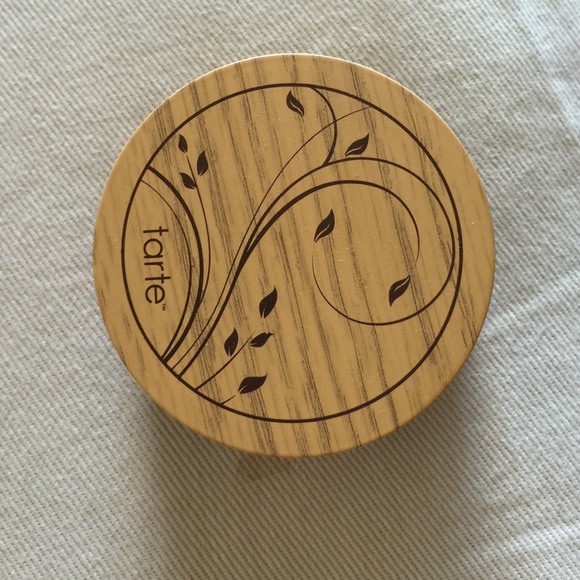 Tarte airbrush foundation in fair honey. Used 1x