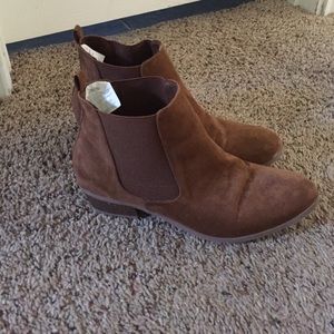 Ankle booties