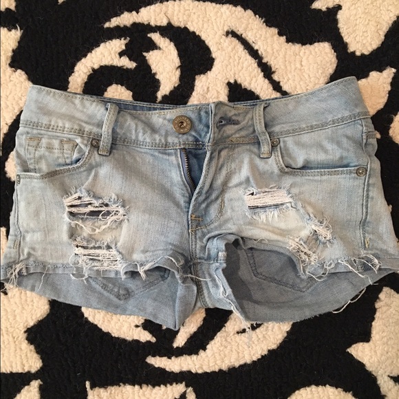 Ripped Jean shorts - Picture 1 of 2