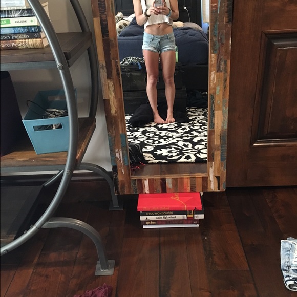 Ripped Jean shorts - Picture 2 of 2