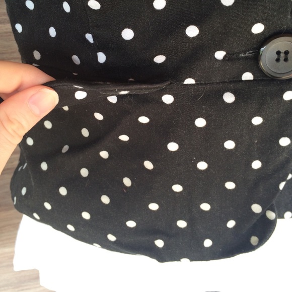 ‼️ CLOSET CLOSING‼️Forever 21 polka dot blazer - Picture 2 of 4