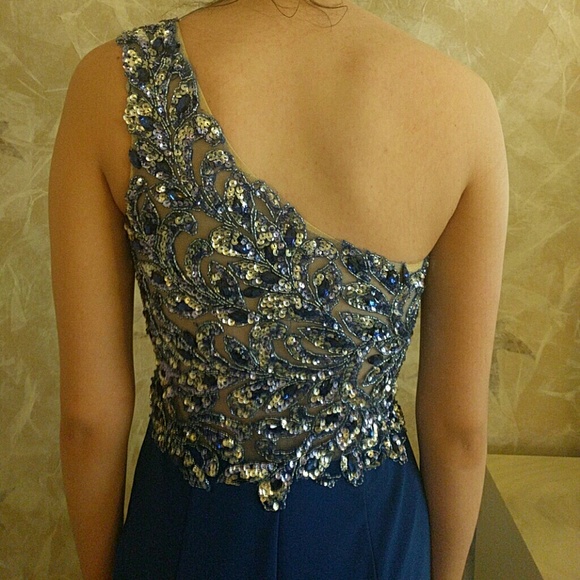 Prom/Formal Dress - Picture 2 of 4