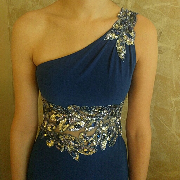 Prom/Formal Dress - Picture 4 of 4