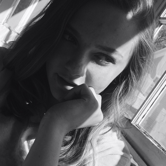 Meet your Posher, Natalie - Picture 2 of 4