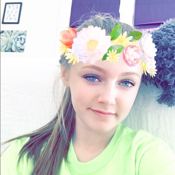 Meet your Posher, Natalie - Picture 4 of 4