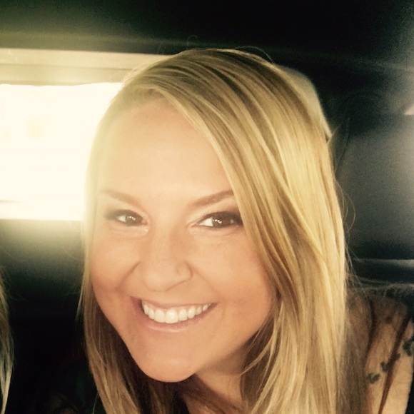 Meet your Posher, Brooke - Picture 2 of 3