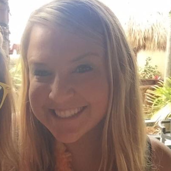 Meet your Posher, Brooke - Picture 3 of 3