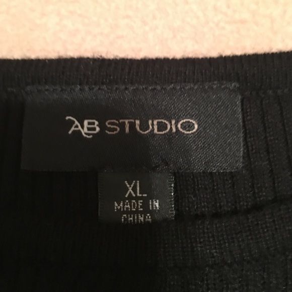 Black long sweater two pockets