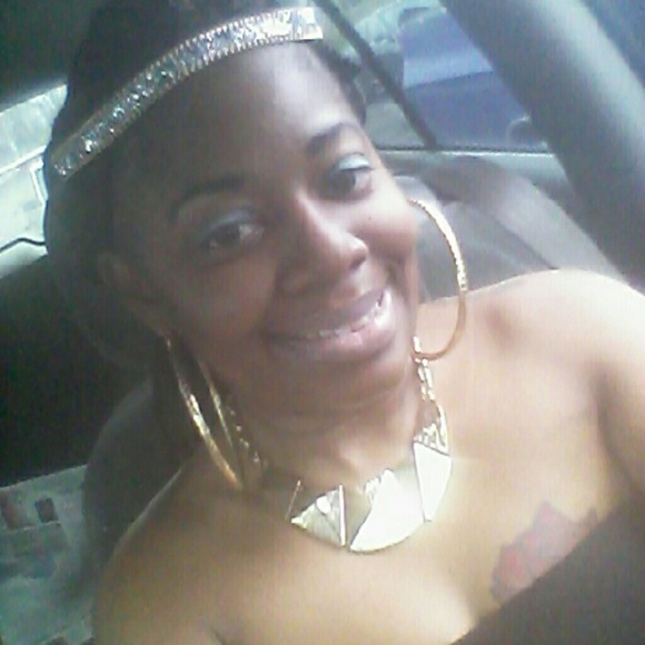 Meet your Posher, Candice - Picture 1 of 1