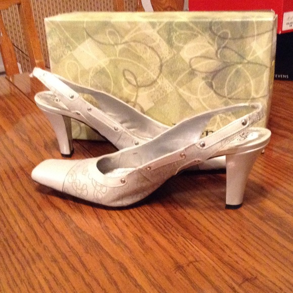 J.Reneé shoes - Picture 1 of 1