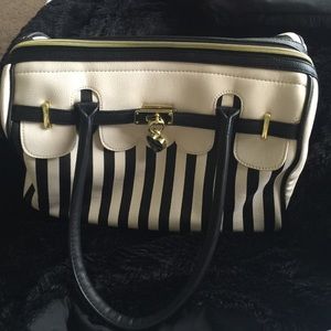 Betsy Johnson purse 💖