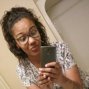 Meet your Posher, Erickha