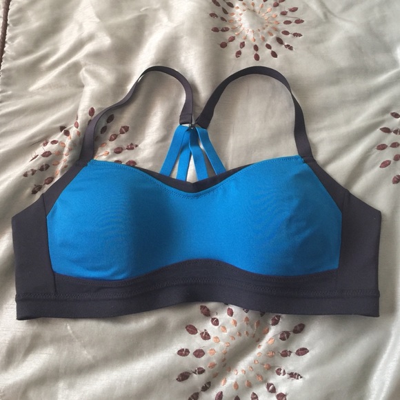 Moving Comfort Fineform A/B convertible sports bra