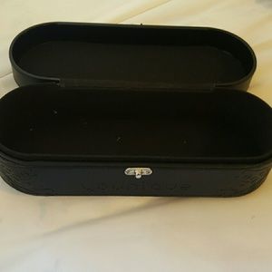 Make up case*make offer*