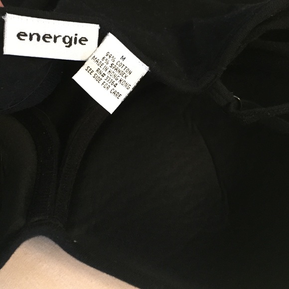 2 crop top tanks with built in bras - Picture 3 of 4