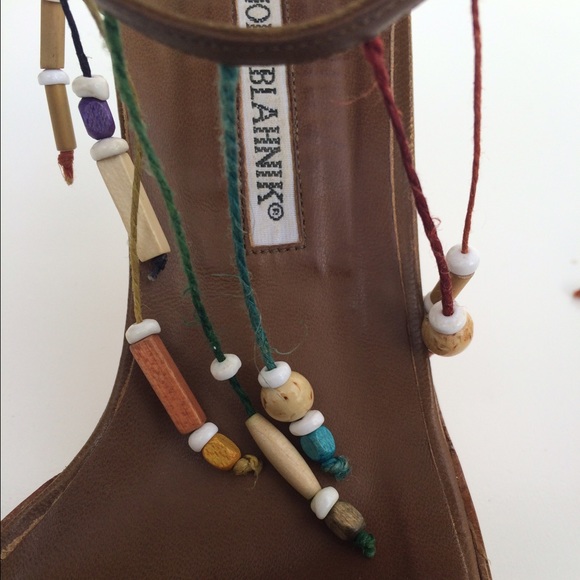 HOST PiCK Manolo Blahnik Wood Beads Sandals Sz 9.5 - Picture 4 of 4