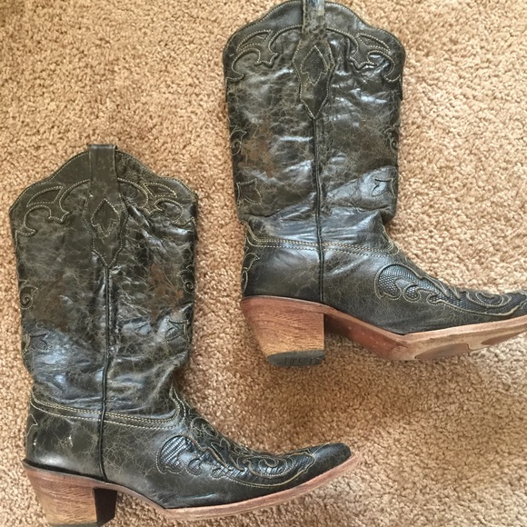 Women's cowboy boots