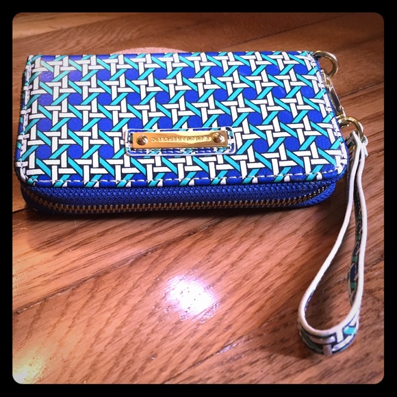 Banana Republic wristlet - Picture 1 of 3