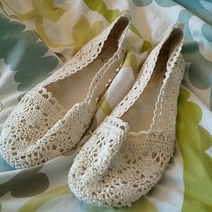 Cream american eagle lace flats size 9