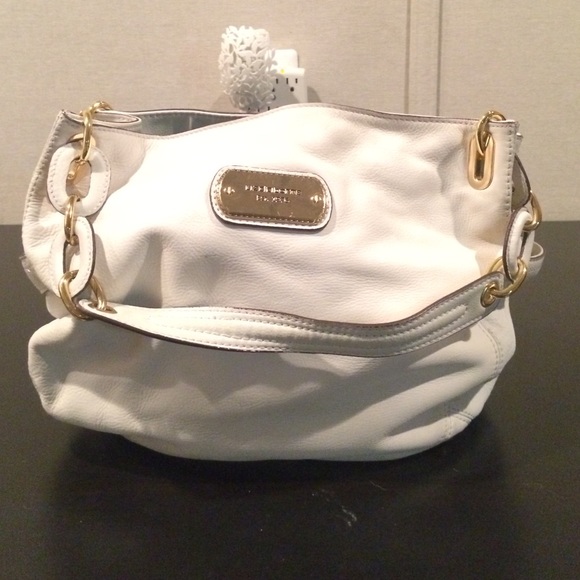White leather Liz Claiborne purse w/ gold accents