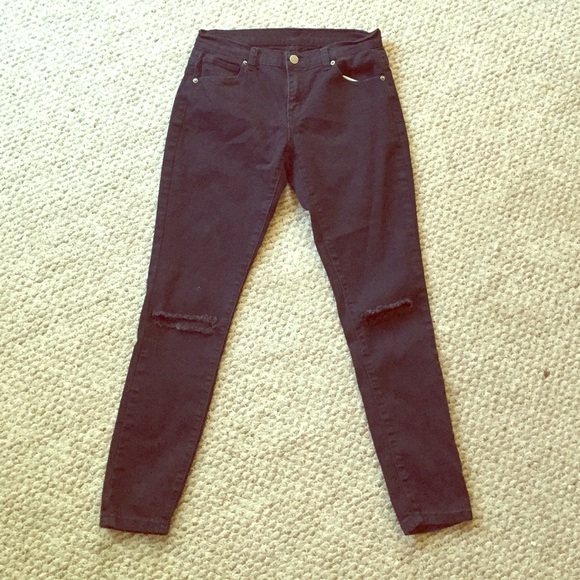Ripped knee black jeans