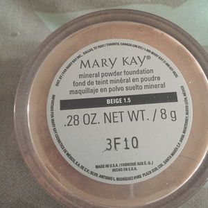 Shade beige 1.5 Mary Kay mineral powder