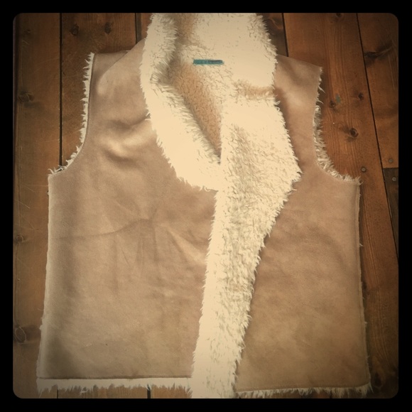 Velvet Brand Fur Sherpa Vest - Picture 2 of 2