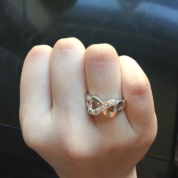 Infinity sign ring - Picture 1 of 4