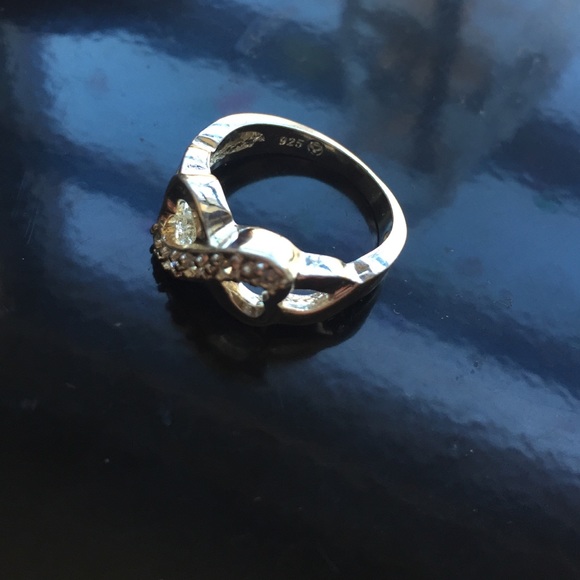 Infinity sign ring - Picture 2 of 4