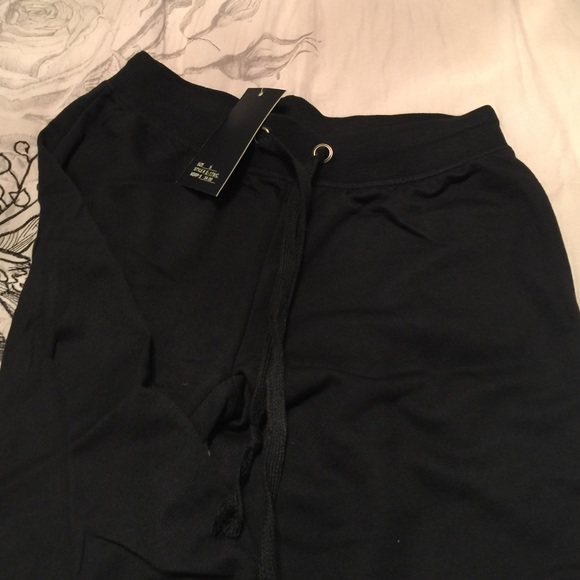 Knee length jogging style pant