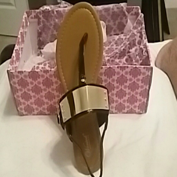 Sandals - Picture 2 of 4