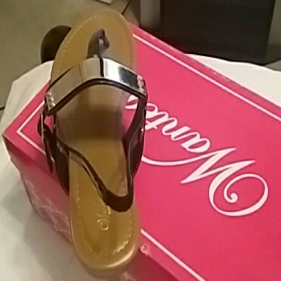 Sandals - Picture 4 of 4